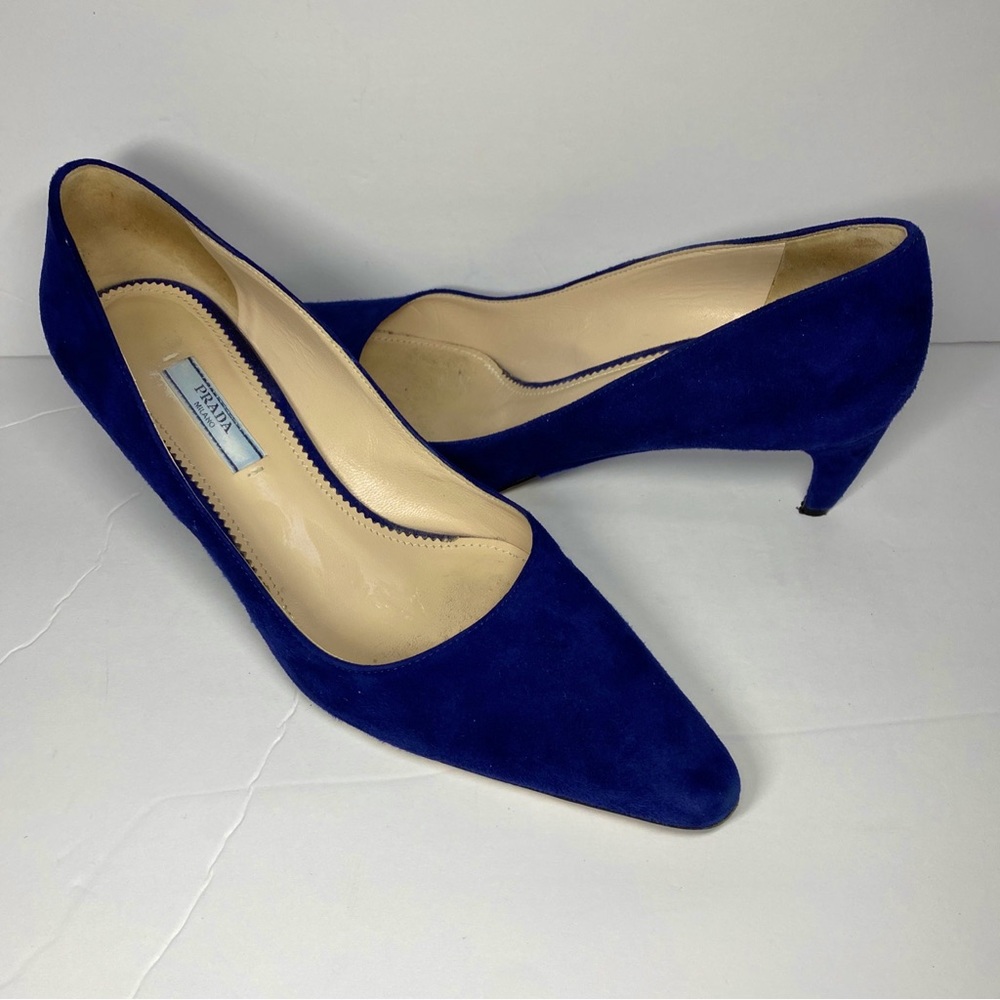 Prada Heels with a Pointed Toe in Royal Blue Suede (38 / US 7)
